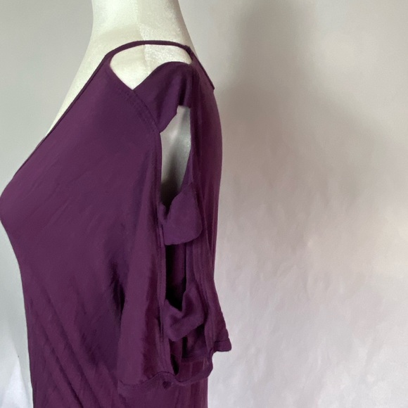 emerald cut out cold shoulder top - Picture 6 of 9